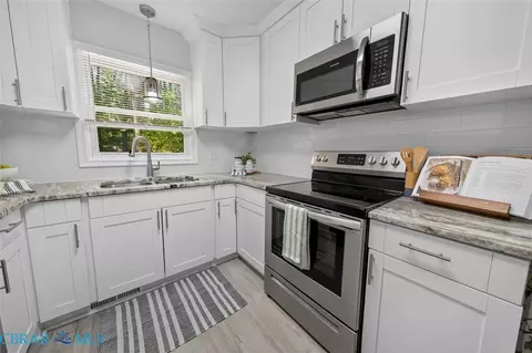 Kitchen - 6464 Meadow Dr, Gloucester, VA 23061 photo 2 of 3