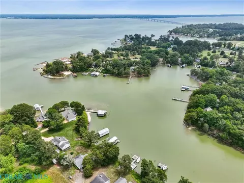 782 Long Point Ln, Topping, VA 23169 photo 5