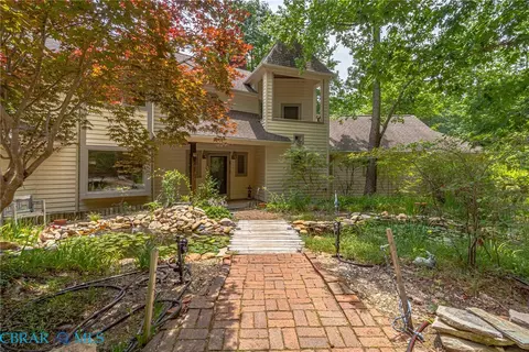 141 Walden Dr, Weems, VA 22576