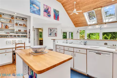 Kitchen - 141 Walden Dr, Weems, VA 22576 photo 2 of 5