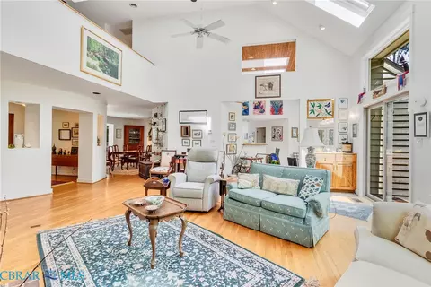 Living - 141 Walden Dr, Weems, VA 22576 photo 2 of 4
