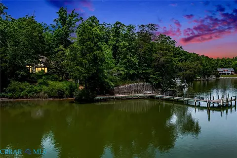 View/Area - 141 Walden Dr, Weems, VA 22576 photo 3 of 6