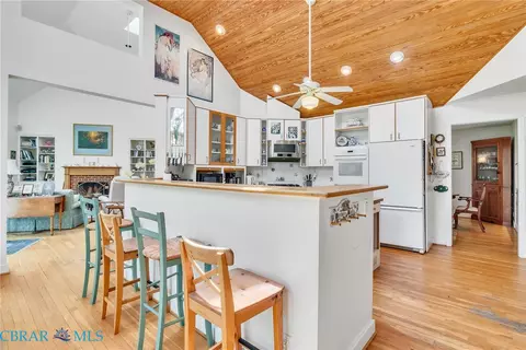 Kitchen - 141 Walden Dr, Weems, VA 22576 photo 4 of 5