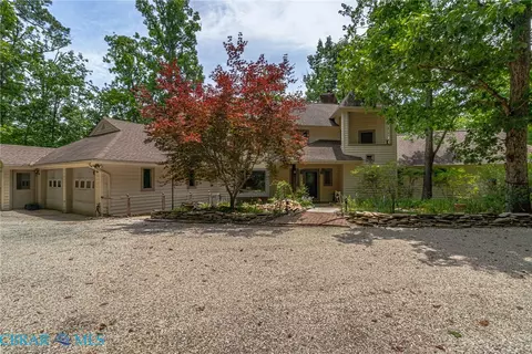 Exterior - 141 Walden Dr, Weems, VA 22576 photo 2 of 11