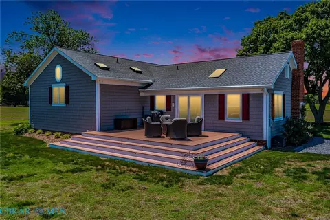 765 Senora Rd, Lancaster, VA 22503
