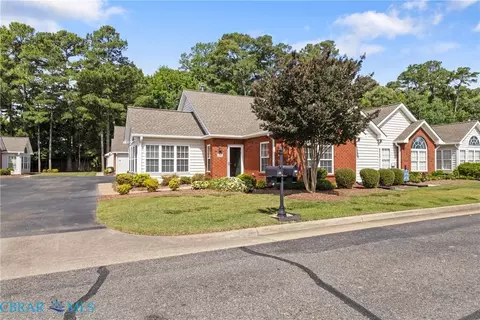130 Villa Dr, Poquoson, VA 23662