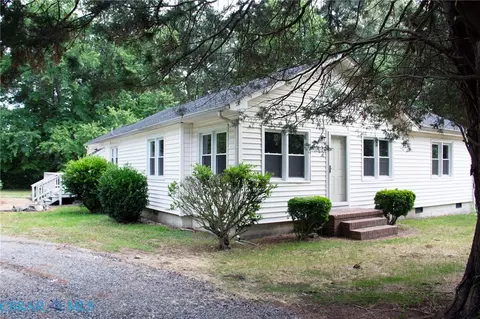 59 Yeiser Ln, Hudgins, VA 23076