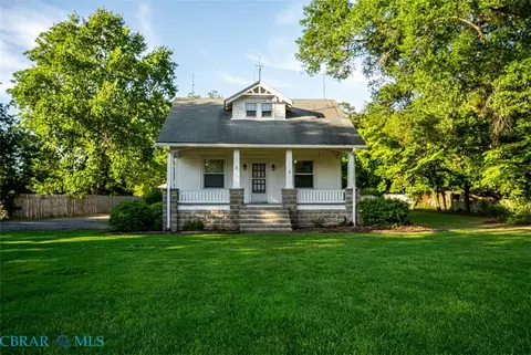 667 Chesapeake Dr, White Stone, VA 22578