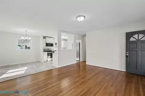129 Lynnhaven Dr, Hampton, VA 23666 photo 7