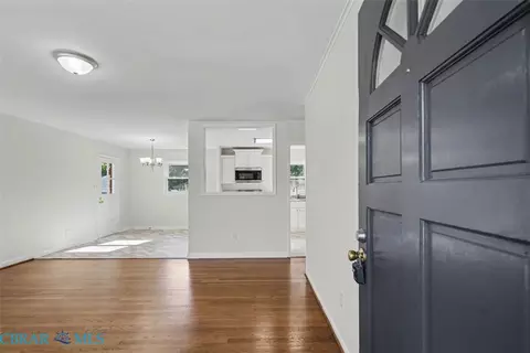 129 Lynnhaven Dr, Hampton, VA 23666 photo 5
