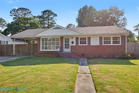 129 Lynnhaven Dr, Hampton, VA 23666 photo 2