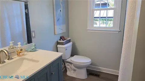 Bath - 1709 Pine Tree Dr, Gloucester Point, VA 23062 photo 1 of 3