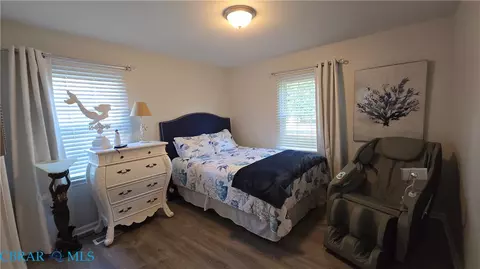 Bedroom - 1709 Pine Tree Dr, Gloucester Point, VA 23062 photo 2 of 4