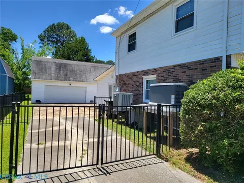 Exterior - 407 Shoreline Dr, Hampton, VA 23669 photo 6 of 7