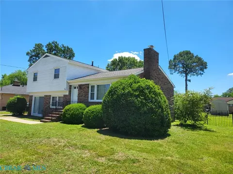 Exterior - 407 Shoreline Dr, Hampton, VA 23669 photo 2 of 8