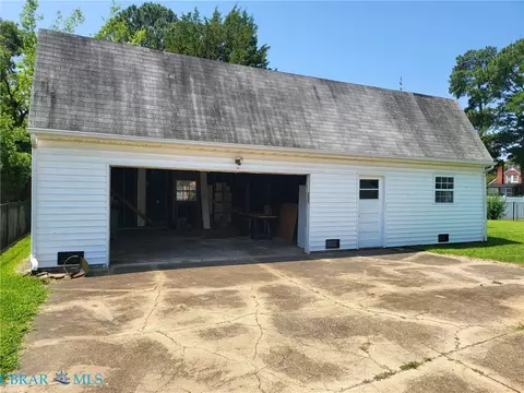 Exterior - 407 Shoreline Dr, Hampton, VA 23669 photo 8 of 8
