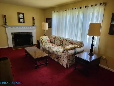 Living - 407 Shoreline Dr, Hampton, VA 23669 photo 2 of 5
