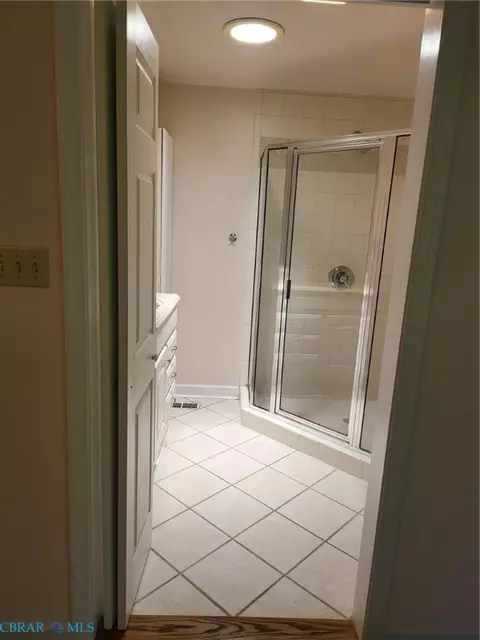 Bath - 90 Hampton Roads Ave, Hampton, VA 23661 photo 3 of 14