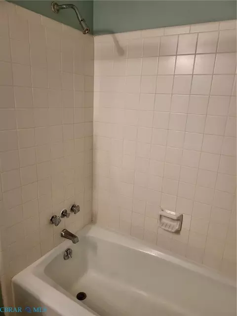 Bath - 90 Hampton Roads Ave, Hampton, VA 23661 photo 8 of 14