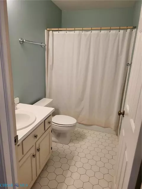 Bath - 90 Hampton Roads Ave, Hampton, VA 23661 photo 7 of 14