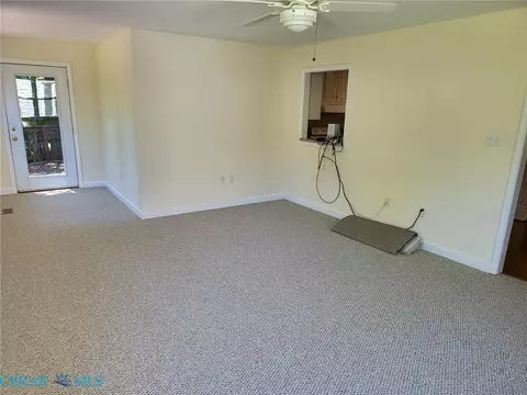 Living - 90 Hampton Roads Ave, Hampton, VA 23661 photo 4 of 8