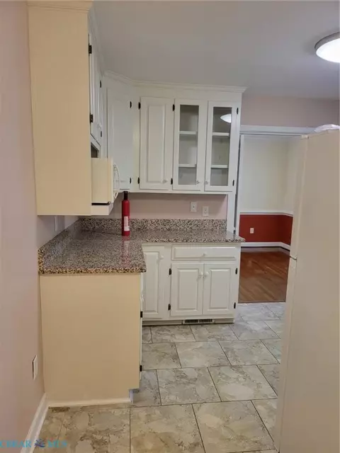 Kitchen - 90 Hampton Roads Ave, Hampton, VA 23661 photo 1 of 4