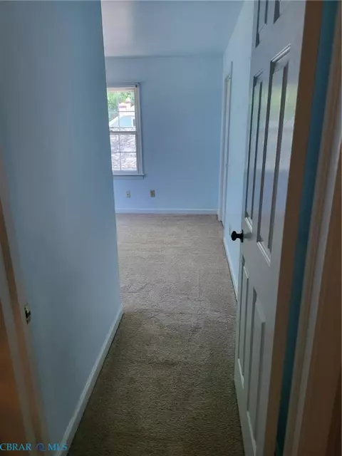 Entry Way - 90 Hampton Roads Ave, Hampton, VA 23661 photo 2 of 2