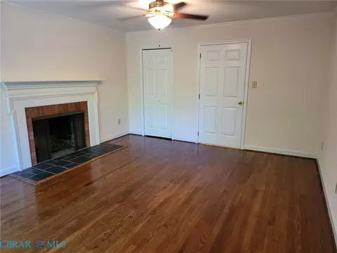 Living - 90 Hampton Roads Ave, Hampton, VA 23661 photo 8 of 8
