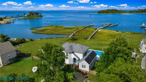 View/Area - 1214 Dandy Loop Rd, Yorktown, VA 23692 photo 5 of 9