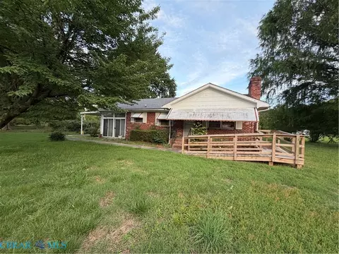 552 Marsh St, Tappahannock, VA 22560