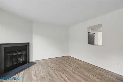 18 Bayview Ct, Hampton, VA 23664 photo 6
