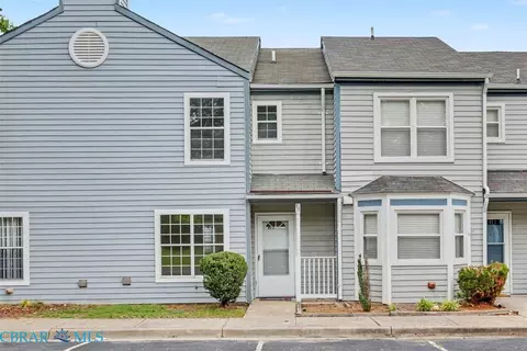 18 Bayview Ct, Hampton, VA 23664 photo 2