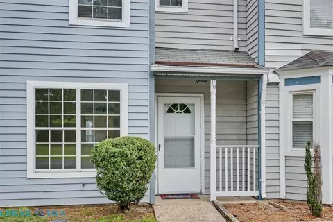 18 Bayview Ct, Hampton, VA 23664 photo 4