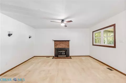 Living - 6382 Holly Trl, Gloucester, VA 23061 photo 6 of 8