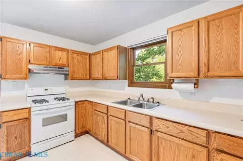 Kitchen - 6382 Holly Trl, Gloucester, VA 23061 photo 4 of 4