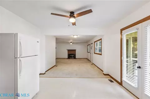 Living - 6382 Holly Trl, Gloucester, VA 23061 photo 1 of 8
