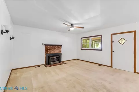 Living - 6382 Holly Trl, Gloucester, VA 23061 photo 5 of 8