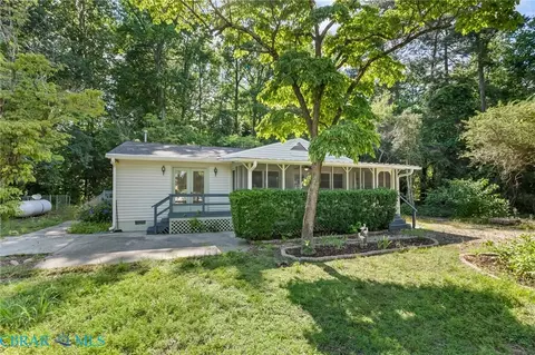 6382 Holly Trl, Gloucester, VA 23061