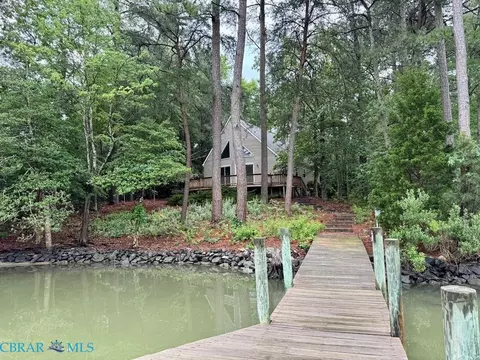105 Emerald Cove Rd, Reedville, VA 22539