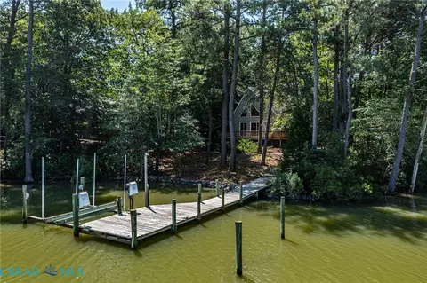 105 Emerald Cove Rd, Reedville, VA 22539