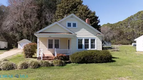 3544 Weems Rd, Weems, VA 22576 photo 1