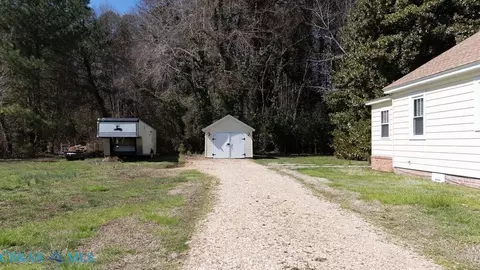 3544 Weems Rd, Weems, VA 22576 photo 3