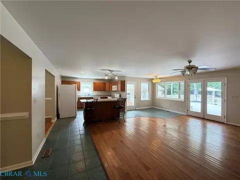 Living - 10002 Buckskin Trl, Gloucester, VA 23061 photo 6 of 9