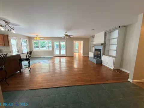 Living - 10002 Buckskin Trl, Gloucester, VA 23061 photo 5 of 9