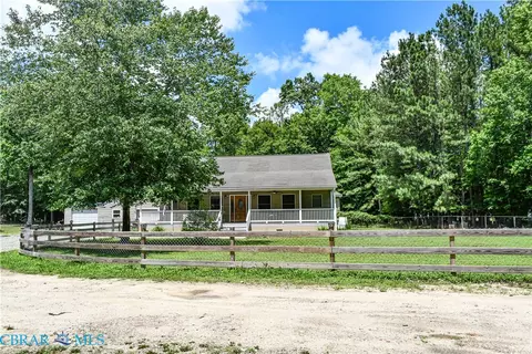 Exterior - 10002 Buckskin Trl, Gloucester, VA 23061 photo 3 of 7