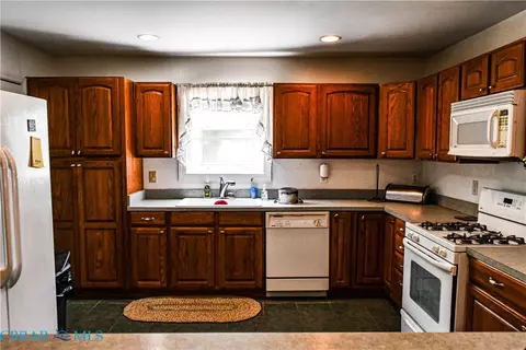 Kitchen - 10002 Buckskin Trl, Gloucester, VA 23061 photo 1 of 4