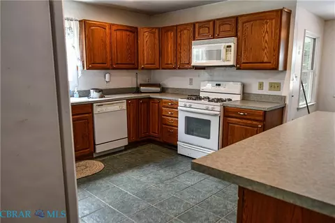 Kitchen - 10002 Buckskin Trl, Gloucester, VA 23061 photo 2 of 4