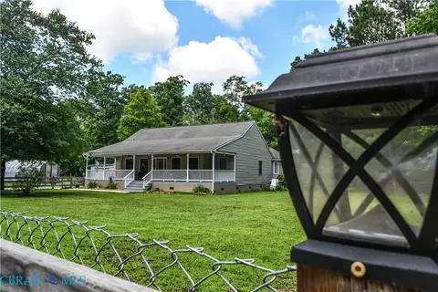 10002 Buckskin Trl, Gloucester, VA 23061