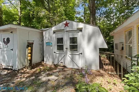 Exterior - 6353 Bolling Brook Ln, Gloucester, VA 23061 photo 10 of 12