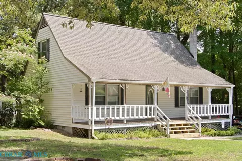 Exterior - 6353 Bolling Brook Ln, Gloucester, VA 23061 photo 2 of 12